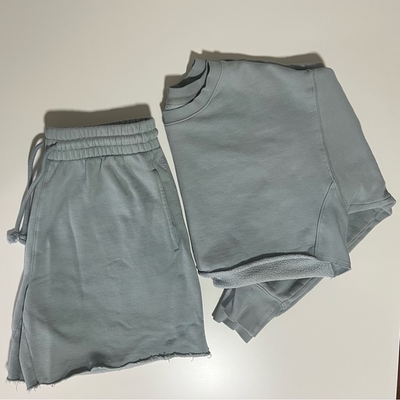 Aritzia TNA cozy af fleece sweatshirt & short set - Picture 4 of 11